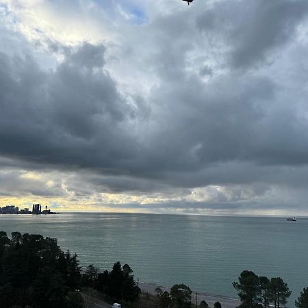 Colibri Lägenhet Batumi Exteriör bild
